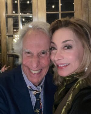 Sharon Lawrence Instagram - “Hello YOU!”A few snaps of our @iamatheatre Immersive Theater Gala celebrating our love of Los Angeles and new plays! So moved by the artist and advocates for our merry band of players ! Come see  our next production the dark Comedy #TRAUMAPLAY May 22-June 2nd. Tkt at @iamatheatre & bio. More love to come:) 
#iamatheatre 
#livetheatre