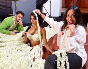 Shazia Samji Instagram - Happiest Workinn!!!!!😎
🌴🏝️🥥☀️❤️‍🔥
Thanks for the love you guys barsaoing on our song #besos 

#piyushshazia #jacqulinefernandez #shikhardhavan #shootlife