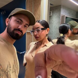 Shazia Samji Instagram - BANAYA HUMNE GALIB!😎🤌🏻🤙🏻💯❤️‍🔥
Aur Vo Bhi Pure Dil Se! @badboyshah 
Had given his all to this one! And we are so happy & proud seeing people love the video & the vision we had & ofcourse the Maska 🧈 dance that has been achieved by the man! 

Thanks to the whole team for killing it the way we wanted them to 🔪💯
@sajid_samji 
@im.simona 
@vikceeworldwide @rishabh_shetty_ @vfxnavi @its_veerinder_singh @onkarsinghcolorist 

To the boys dancing in their best game! @bollywood_k_beast 

To Team PS 🔥All the way  @niyati_raval95 @nandika_diwedi @pravinshindeofficial @paras_omta001