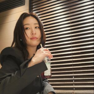 Shin A-young Instagram - Love is in the air air air 🌬