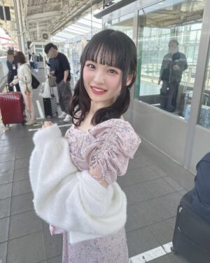 Shinzawa Nao Instagram - 今日の私服だよ！🍑

#彼女の私服がかわいい