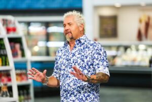 Shirley Chung Instagram - Hey hey 👋 1.0 will be judging tonight’s Guy’s grocery game on @foodnetwork at 9pm!  Premiering Wednesday, April 30th at 9pm – “Friend to Foe”
Guy Fieri pairs four chefs who have never met before in teams of two to create an elevated weeknight dinner, with each teammate shopping their half of the store for their team’s ingredients. The twists continue as the winning teammates must face off in a head-to-head battle, creating their most impressive entrée with only 10 ingredients. The surviving chef will get to shop Flavortown Market for up to $20,000.
 
Host: Guy Fieri Judges: Shirley Chung, Scott Conant, Justin Warner @streamonmax @discoveryplus #grocerygames #chefshirleychung