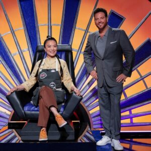 Shirley Chung Instagram - Did you watch the last episode of House of Knives? 🔥👑🔪Like my strategy play?  I was the first winning contender that took on the sitting ruler, battled against @chefanneburrell and….. I won😆✌️ This week we have a new chef coming into the house and I have to defend my throne 💪 Don’t miss new episode this Tuesday 9pm on @foodnetwork !! #houseofknives #chefshirleychung #dumplingmafiaqueen #newrulerofthehouse @streamonmax @discoveryplus