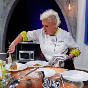 Shirley Chung Instagram - Did you watch the last episode of House of Knives? 🔥👑🔪Like my strategy play?  I was the first winning contender that took on the sitting ruler, battled against @chefanneburrell and….. I won😆✌️ This week we have a new chef coming into the house and I have to defend my throne 💪 Don’t miss new episode this Tuesday 9pm on @foodnetwork !! #houseofknives #chefshirleychung #dumplingmafiaqueen #newrulerofthehouse @streamonmax @discoveryplus