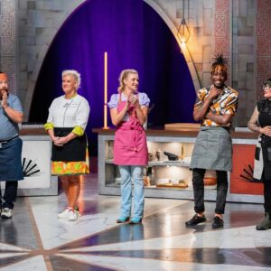 Shirley Chung Instagram - Did you watch the last episode of House of Knives? 🔥👑🔪Like my strategy play?  I was the first winning contender that took on the sitting ruler, battled against @chefanneburrell and….. I won😆✌️ This week we have a new chef coming into the house and I have to defend my throne 💪 Don’t miss new episode this Tuesday 9pm on @foodnetwork !! #houseofknives #chefshirleychung #dumplingmafiaqueen #newrulerofthehouse @streamonmax @discoveryplus