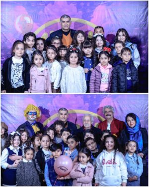 Shohre Soltani Instagram - ✨ افتتاحیه پرشور «بامبولک» در سینما فرهنگ/ «بامبولک» میلیاردی شد

🎉 افتتاحیه فیلم سینمایی «بامبولک» با حضور گرم خانواده‌ها و عوامل تولید این فیلم از جمله بهروز مفید، آرش معیریان، شهره سلطانی و مهرداد ضیایی با اجرای فاطمه امینی در سینما فرهنگ برگزار شد. 

🎬 بازیگران خردسال این فیلم ماهتیسا پسندیده و حسین شهبازی در کنار عروسک بامبولک و خاله گلی، لحظات پرانرژی و شادی را برای بچه‌ها رقم زدند.

بامبولک در سه روز اول اکران با جذب ۱۱ هزار مخاطب میلیاردی شد و در رده چهارم جدول فروش بین ۸ فیلم اکران نوروزی ایستاد. 

#بامبولک #اکران #سینما #تهران #خاله_گلی #عروسک_بامبولک

@mahtissa_pasandideh
@shohreh_soltani
@hosseinshahbazi1392
‎ @arashmoayerianofficial
@mehrdad.ziae
@bahmansabz_ir
@fcf.ir
@bamboolak.movie