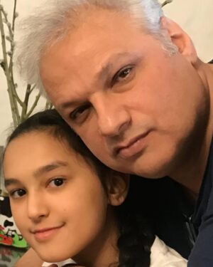 Shohre Soltani Instagram - .

‏‎با سلام و احترام

‏‎ضمن عذر خواهی به خاطر تأخیر در پاسخ به پیام های محبت آمیز شما عزیزان، از صمیم قلب به خاطر تسلیت ها و همدردی های گرمتان سپاسگزارم . 
‏‎ میدانم ک همه شما شرایط من را ب خوبی درک کرده و عدم پاسخ گویی من را در این مدت بخشیده اید.
‏‎در این روزهای سخت حمایت و محبت شما عزیزان برای من بسیار ارزشمند بوده و باعث قوت قلب من شده است .

‏‎ هر چند نتوانستم ب موقع پاسخ گوی تک تک شما عزیزان باشم، میخواهم بدانید ک هیچگاه لطف و مهربانی شما از  ذهن و یاد من نخواهد .
‏‎ از خداوند بزرگ برایتان آرزوی سلامتی و آرامش خواستارم.
‏‎
با تشکر و قدردانی فراوان 
۲۰فروردین ۱۴۰۴ شهره سلطانی
🙏🕊️🌱💚