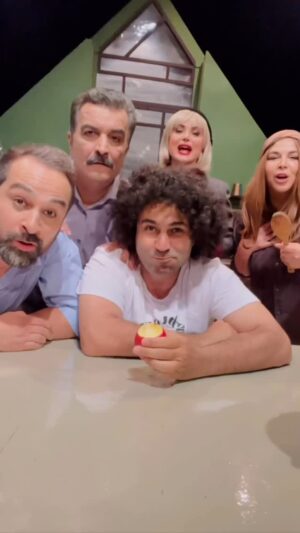 Shohre Soltani Instagram - .
روز بازیگر مبارک 🎭🎥
•
و اینم بگیم که نمایش ما ، یعنی «آشپزخانه و متعلقات» تمدید نخواهد شد...
.
ساعت ۱۹
سالن استاد فرهاد ناظرزاده کرمانی، تماشاخانه ایرانشهر
تهیه بلیت‌ در سایت تیوال
.
#نمایش #تئاتر #آشپزخانه_و_متعلقات #شهره_سلطانی #تماشاخانه_ایرانشهر #هنر