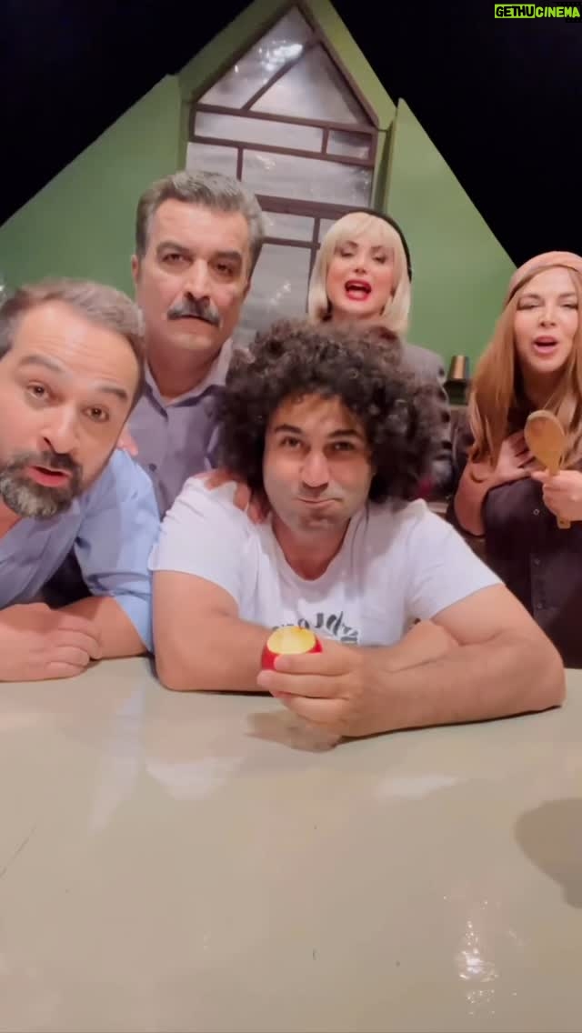 Shohre Soltani - 3.2K Likes - .
روز بازیگر مبارک 🎭🎥
•
و اینم بگیم که نمایش ما ، یعنی «آشپزخانه و متعلقات» تمدید نخواهد شد...
.
ساعت ۱۹
سالن استاد فرهاد ناظرزاده کرمانی، تماشاخانه ایرانشهر
تهیه بلیت در سایت تیوال
.
#نمایش #تئاتر #آشپزخانه_و_متعلقات #شهره_سلطانی #تماشاخانه_ایرانشهر #هنر