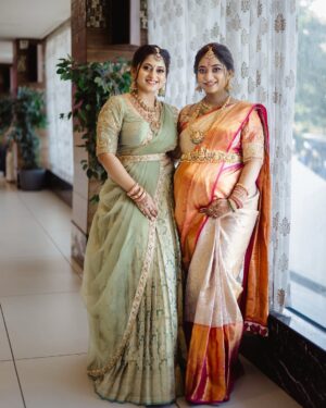 Shruthi Ramesh Instagram - ಎಲ್ಲ ಜನುಮದಲ್ಲಿಯೂ 
ನನ್ನ ಅಕ್ಕಳಾಗು  ನೀ ❤️😘🧿✨