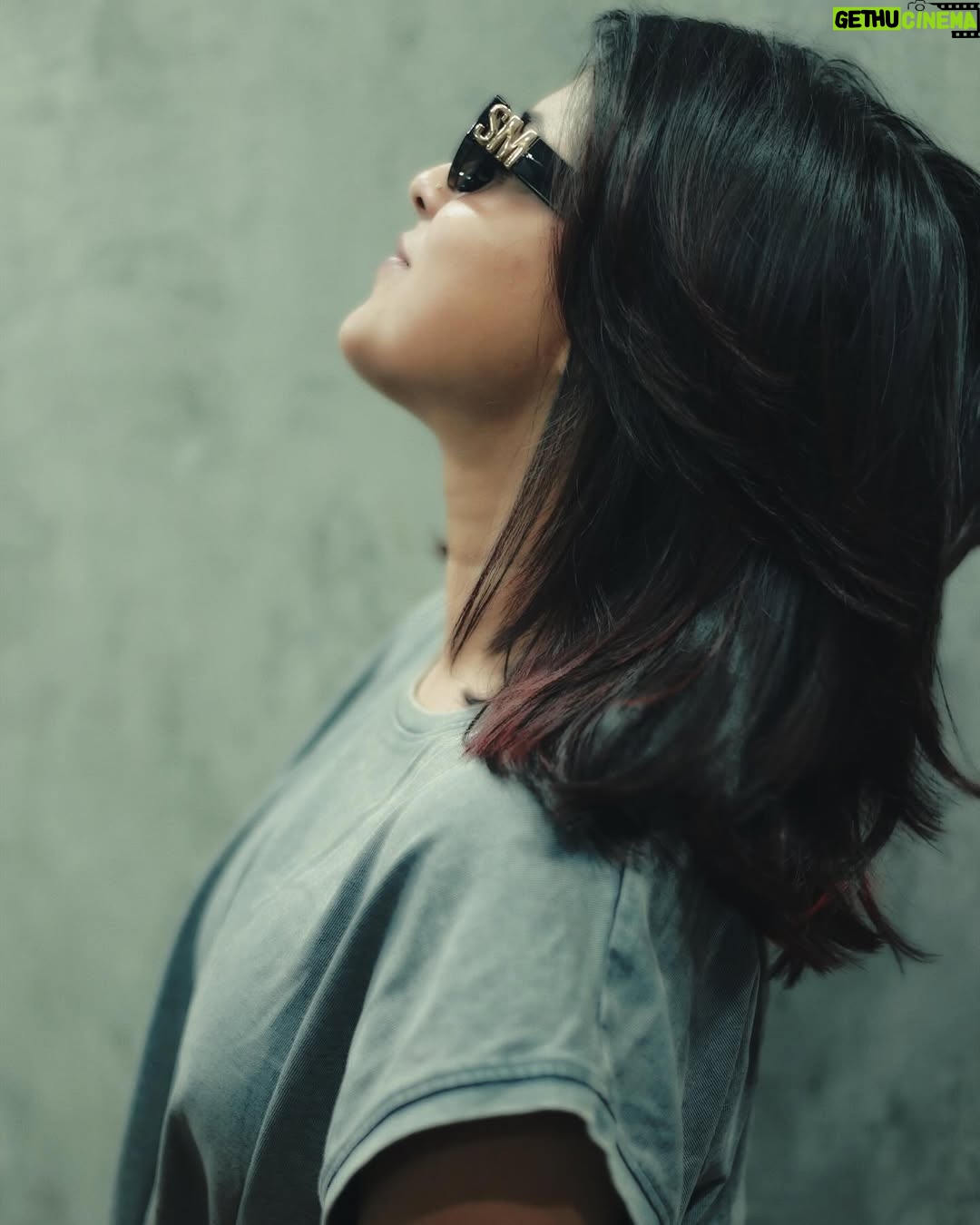 Shruthy Sathyan - 2.2K Likes - Just a bored face 🥸