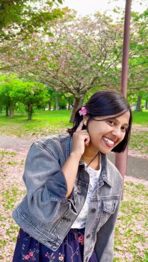 Shwetha Aradhya Instagram - ಜಪಾನಿನ ಸುಜಾತ ಐಸ್ ಕ್ರೀಮ್ ಸ್ಟೋರಿ🍦
.
.
.
[kannada videos, Kannada reels, kannadati, Bengaluru, Kannada inspiration, Kannada vlogs, nature lover, spring]