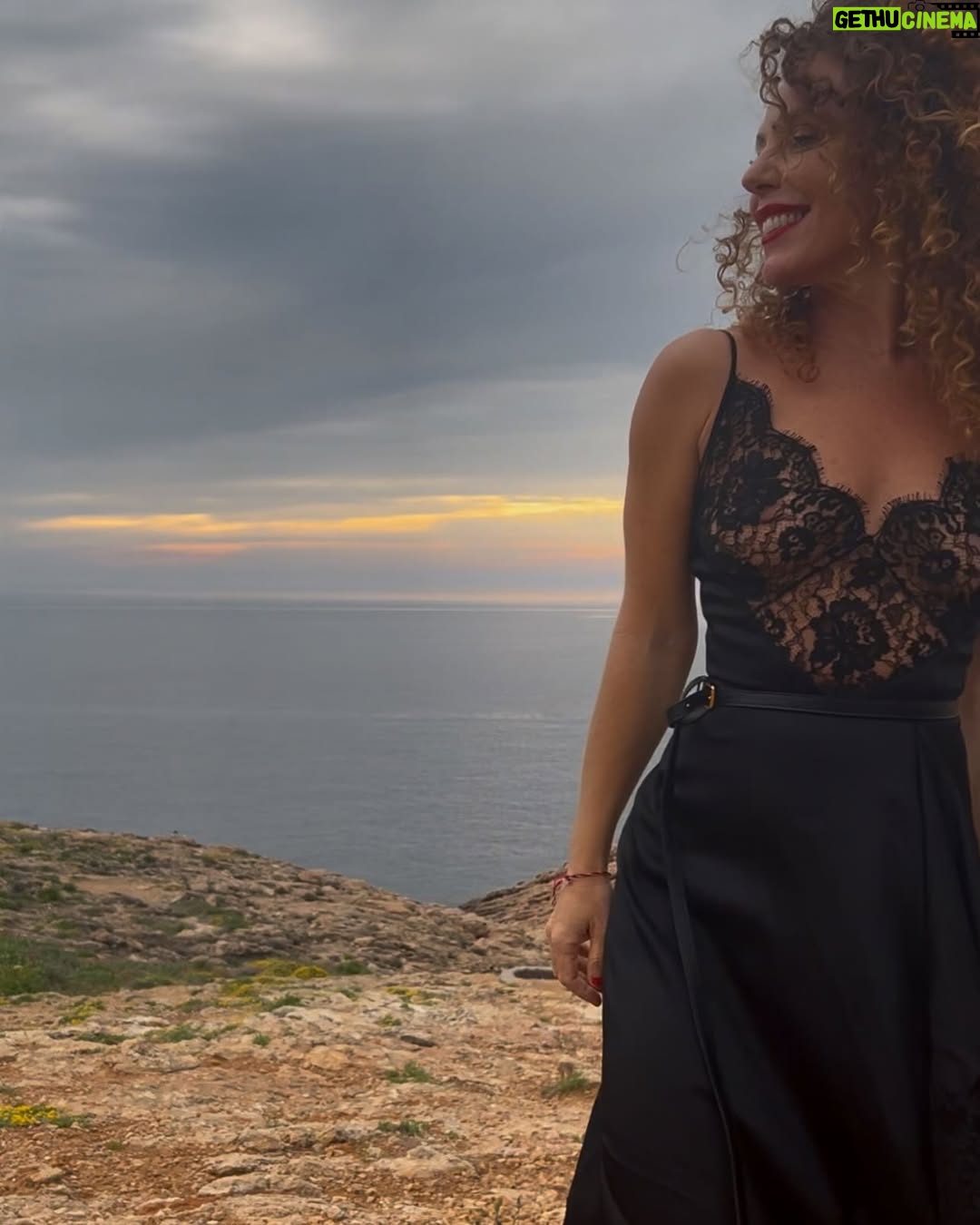 Silvia Marty - 4.2K Likes - Ibiza mágica
Gracias @festivalcineibiza por estos días en la Isla llenos de 🎬 y❤️
@helher.escribano por hacerlo posible y invitarme a dar esta sorpresa a mi amiga @kiramiro 🤍
@michaelkors por este maravilloso vestido ❤️
@imam_comunicacion @moss__clinic @latorreibiza