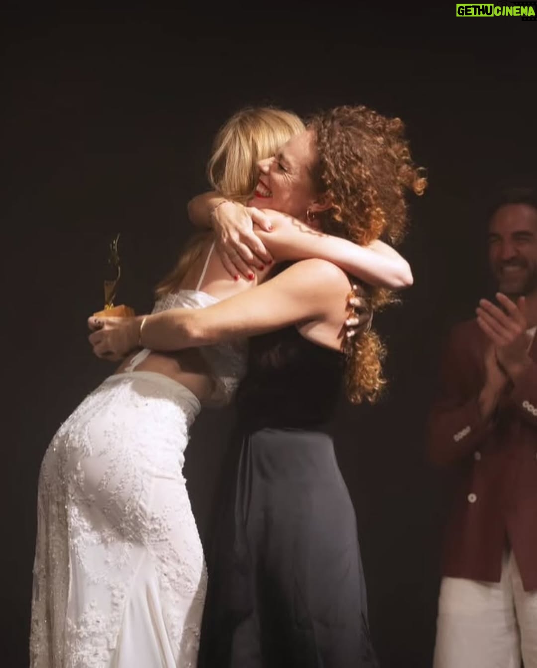 Silvia Marty - 4.2K Likes - Ibiza mágica
Gracias @festivalcineibiza por estos días en la Isla llenos de 🎬 y❤️
@helher.escribano por hacerlo posible y invitarme a dar esta sorpresa a mi amiga @kiramiro 🤍
@michaelkors por este maravilloso vestido ❤️
@imam_comunicacion @moss__clinic @latorreibiza