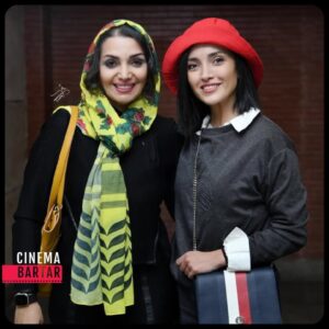 Sima Tirandaz Instagram - نمایش جیمی جامپ کارگردان سیما تیرانداز عزیز ، بازیگر خاطره اسدی 
مهمانان نمایش : الهام پاوه‌نژاد و عارفه معماریان 

عکس:
@soroushmn_

@sima_tirandaz_official @khatereh_asadi @elhampavehnejad @arefememarian 
#عارفه_معماریان #الهام_پاوه_نژاد #سیماتیرانداز #سیما_تیرانداز #خاطره_اسدی