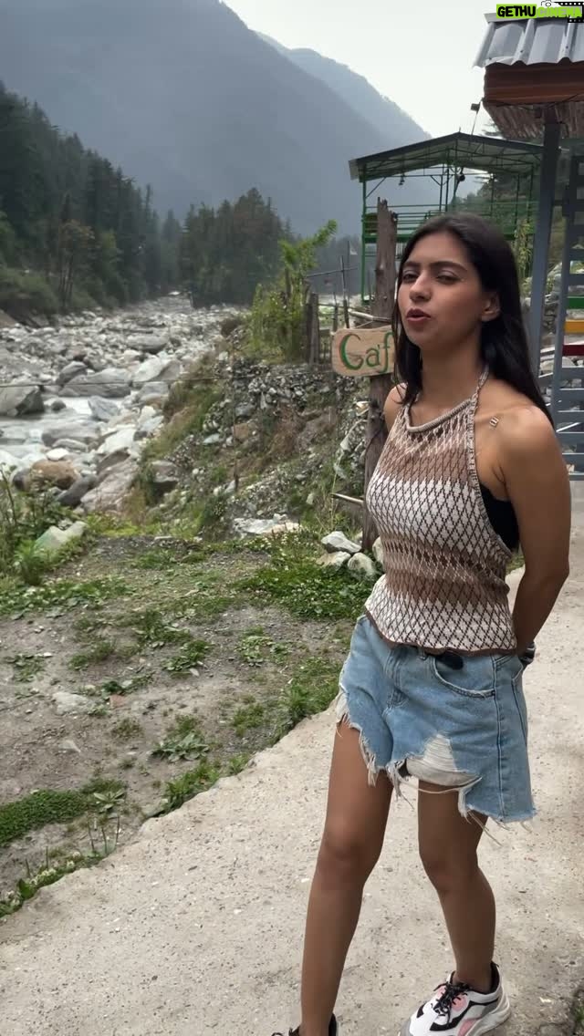 Simran Sahdev - 12.7K Likes - Garmi se pareshan hokar hum toh chale aaye waadiyo mein 🥰
.
.
.
.
.
#hillstation #garmi #heatwaves #temperature #mountains #himachal #reels #reelsinstagram #explorepage #reelitfeelit #trending #foryou