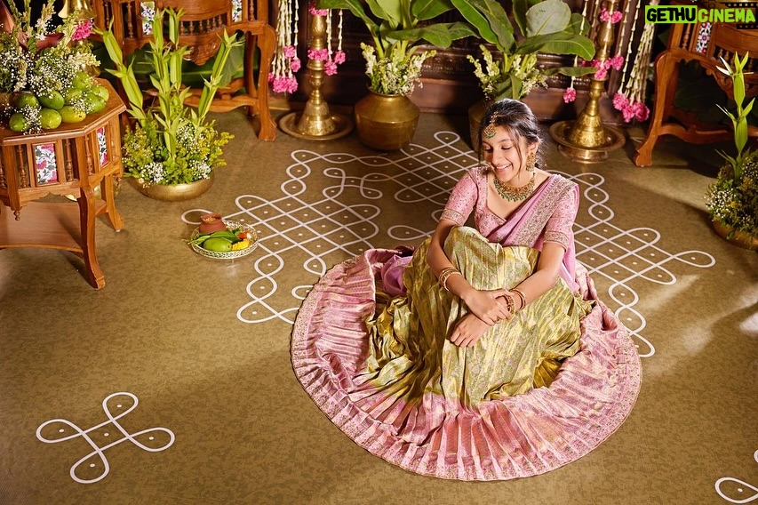 Sitara Ghattamaneni - 672.3K Likes - Wishing you all a very Happy Ugadi! ✨
Outfit: @gowrisignatures
MAU: @theartbeatsalon
Photographer: @venurasuri @eclatweddingsindia
Decor & Set Styling: @occasionsbysudhadatla
Stylist: @nithishasriram