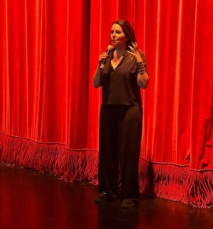 Sofia Grillo Instagram - .
Feliz dia mundial do Teatro 🎭 
.
.
#diamundialdoteatro