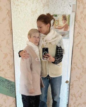 Sofya Ernst Instagram - Спасибо мамочке с папочкой, что меня родили.