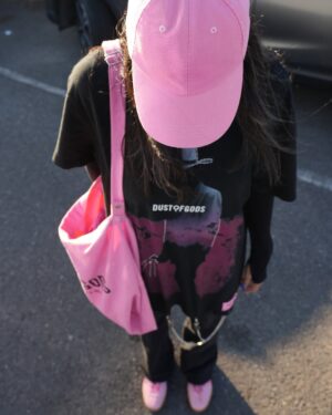 Sogand Instagram - Im a girl, I like pink 💓