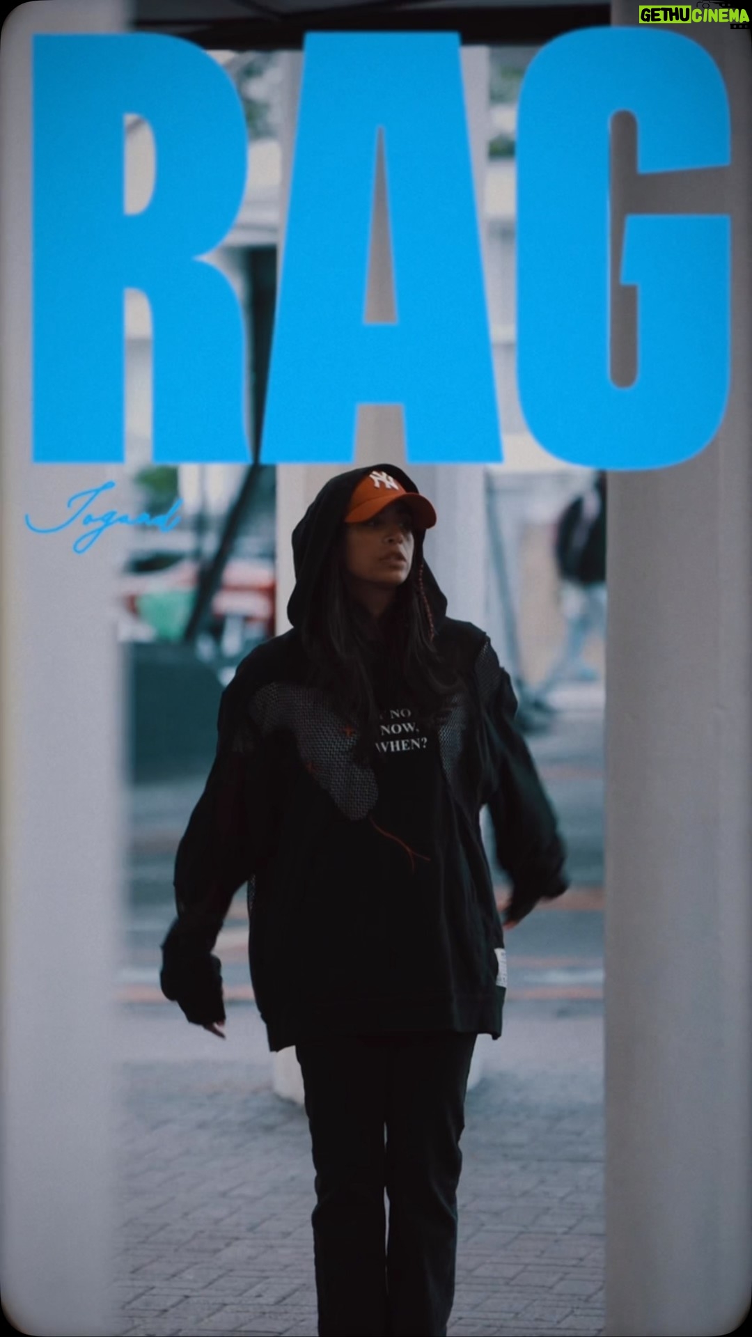 Sogand - 192.4K Likes - #رگ به زودی 💙
Video by: @vxsion