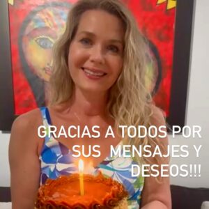 Sonya Smith Instagram - Feliz jueves a todos!!!!. Paso por aquí a darles las gracias por todos los mensajes tan hermosos que me enviaron el día de ayer durante el día de mi cumpleaños. Gracias por todo ese cariño y ese amor que me expresan. Les mando un abrazo enorme y les dejo una Fotitos de mi celebración ayer que fue muy tranquila.💜🤗💐🎂🎉🍬🌸#mybirthday #birthdaygirl #micumpleaños #cumpleañera #gratitud #gratitude