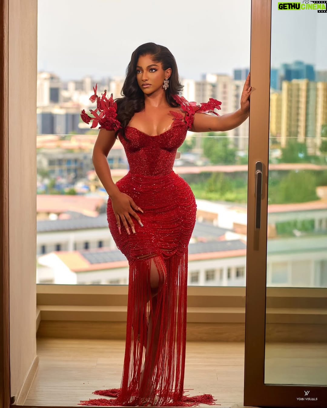 Sophie Alakija - 78.1K Likes - Art of God 🎨 

Dress @burgundyatelier_ng 
📸 @yomi.visuals 
💄 @revysbeauty
Hair @styledbyessa
Skin @hawaiinigeria