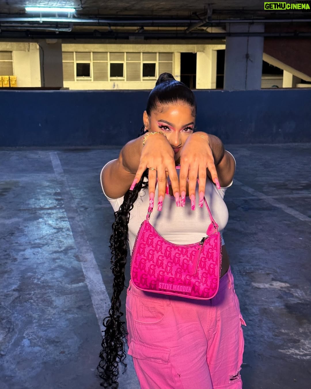 Sophie Alakija - 74.1K Likes - Baddie Mommy 💅🏽

💎: @limarammal