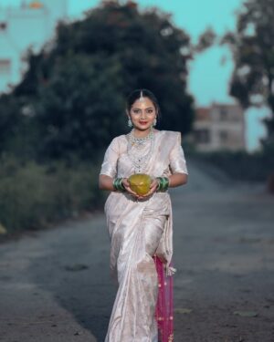 Sowmya Vivek Instagram - Students work ♥️

🔖PAVI’S MAKEOVER STUDIO AND ACCADEMY 🔖

Next batch starting from April24th book your seats now..🪑

🌟Course Details As Follows 🌟

🟢 Basic to Advance Level Makeup Course
🟢 Saree & Hair
🟢 Social Media Marketing
🟢 10k worth goodie bag
🟢 Starting from December month 
🟢 7  types of looks
🟢 25 Types of hair styles
🟢 Box folding & South Indian 10 types of saree draping
🟢 Floral art
🟢 Nail art
🟢 Mehndi art
🟢 Introduction to skin care
🟢 Colour theory
🟢 Brushes knowledge
🟢 Self makeup
🟢 Party, Mehndi & haldi look
🟢 Muhurtham look
🟢 Reception look
🟢 HIGH fashion look
🟢 Matured look
🟢 Groom look
🟢 Airbrush look
🟢 HD LOOKS
🟢 Basic to Advance Hair Course
🟢 Hair theory
🟢 Around 25 Types of hairstyles with hands on practice
🟢 Saree box folding
🟢 South Indian saree draping
🟢 10types of different draping
🟢 Social media marketing
🟢 Client handling
🟢 Vanity arranging
🟢 Theory notes
🟢 Internship live client handling & Many more

🌟🌟🌟 🌟🌟
Only a Few Seats Left.. Hurry Up!!
Contact For Bookings : 📲 8088390569
📍Location :  Hoskote Bangalore-5621154

🇺🇸Our Academy Is International Certified by IAF and UAF Accreditation board USA
 ISO 9001

#bridalmakeup #makeupartist #makeup #bride #wedding #weddingmakeup #mua #bridal #bridalmakeupartist #bridalhair #beauty #bridetobe #makeuptutorial #weddingphotography #indianbride #indianwedding #weddinginspiration #weddingdress #makeuplooks #bridesmaids #makeuplover #weddingday #photography #hudabeauty #weddingmakeupartist #brides #makeupideas #makeuplook #love #fashion