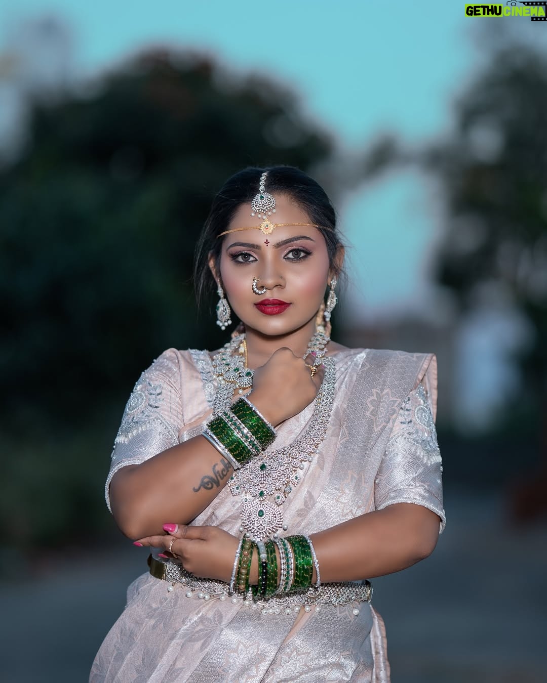Sowmya Vivek - 847 Likes - Students work ♥️
🔖PAVI’S MAKEOVER STUDIO AND ACCADEMY 🔖
Next batch starting from April24th book your seats now..🪑
🌟Course Details As Follows 🌟
🟢 Basic to Advance Level Makeup Course
🟢 Saree & Hair
🟢 Social Media Marketing
🟢 10k worth goodie bag
🟢 Starting from December month
🟢 7 types of looks
🟢 25 Types of hair styles
🟢 Box folding & South Indian 10 types of saree draping
🟢 Floral art
🟢 Nail art
🟢 Mehndi art
🟢 Introduction to skin care
🟢 Colour theory
🟢 Brushes knowledge
🟢 Self makeup
🟢 Party, Mehndi & haldi look
🟢 Muhurtham look
🟢 Reception look
🟢 HIGH fashion look
🟢 Matured look
🟢 Groom look
🟢 Airbrush look
🟢 HD LOOKS
🟢 Basic to Advance Hair Course
🟢 Hair theory
🟢 Around 25 Types of hairstyles with hands on practice
🟢 Saree box folding
🟢 South Indian saree draping
🟢 10types of different draping
🟢 Social media marketing
🟢 Client handling
🟢 Vanity arranging
🟢 Theory notes
🟢 Internship live client handling & Many more
🌟🌟🌟 🌟🌟
Only a Few Seats Left.. Hurry Up!!
Contact For Bookings : 📲 8088390569
📍Location : Hoskote Bangalore-5621154
🇺🇸Our Academy Is International Certified by IAF and UAF Accreditation board USA
ISO 9001
#bridalmakeup #makeupartist #makeup #bride #wedding #weddingmakeup #mua #bridal #bridalmakeupartist #bridalhair #beauty #bridetobe #makeuptutorial #weddingphotography #indianbride #indianwedding #weddinginspiration #weddingdress #makeuplooks #bridesmaids #makeuplover #weddingday #photography #hudabeauty #weddingmakeupartist #brides #makeupideas #makeuplook #love #fashion