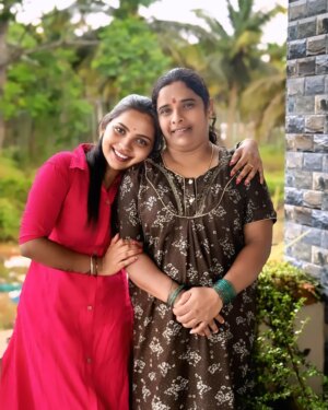 Sowmya Vivek Instagram - My Mom is the first and forever Best friend🌎❤️

(All time my favourite song)
