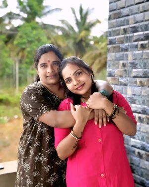 Sowmya Vivek Instagram - My Mom is the first and forever Best friend🌎❤️

(All time my favourite song)