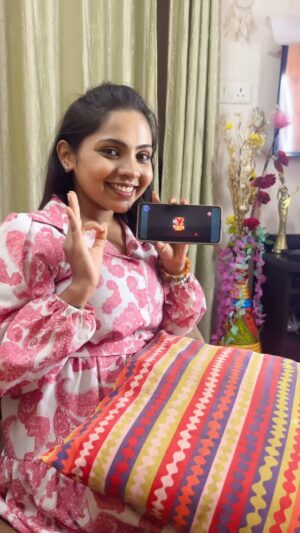Sowmya Vivek Instagram - Kuladalli kilyavudo movie trailer youtube alli release agide hogi nodi haage support maadi🙏🏻
@manu_madenur_official
@mouna_guddemane 
@mano.s.murthy
@k_ramnarayan_
@yogarajbhatofficial
@santhoshgowda_vs
@santhoshgowdaak_official

#kuladallikilyavudo #TrailerOutNow
#ReleasingOnMay23rd
#manumadenuru 
#Pearlcinecreations
#actioncutentertainments