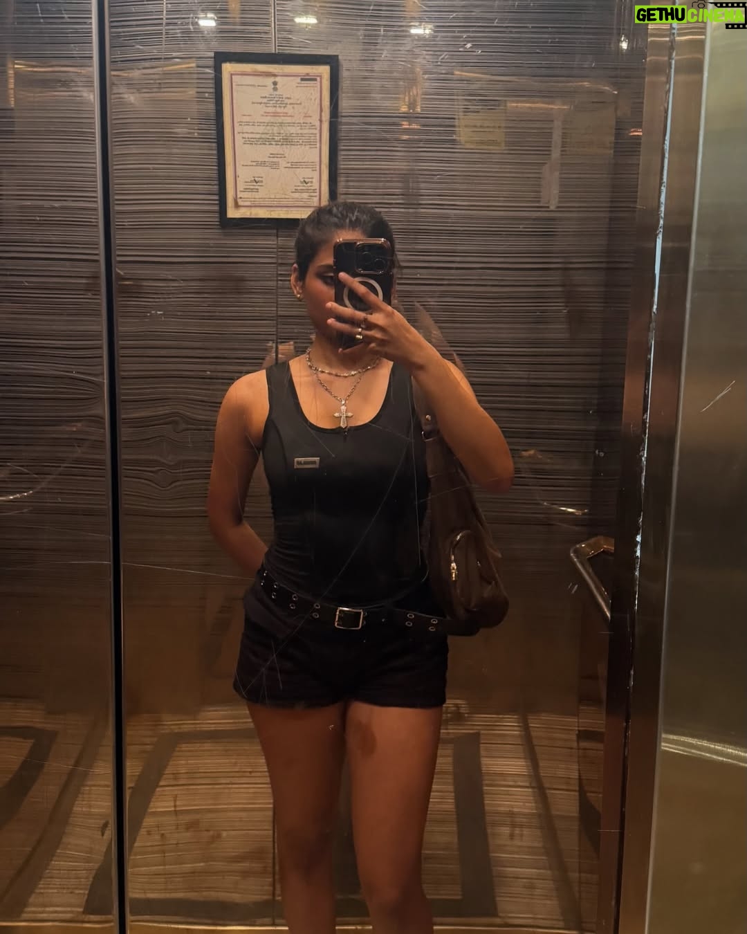 Srushti Bannatti - 11K Likes - Still cant believe what i received in april🩶
#dump #april
Cafes
Outfit inspiration
Food
Travel
Events
Party
Concert
Restaurant
Picture dump
2025
Aesthetic