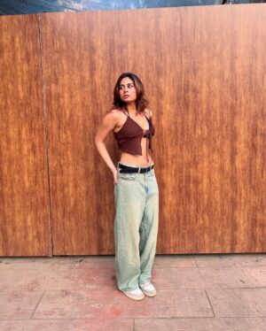 Srushti Bannatti Instagram - 🦂

#ootd #streetwear #fitcheck
Baggy vintage wash denim
Brown outfits
Outfit inspiration