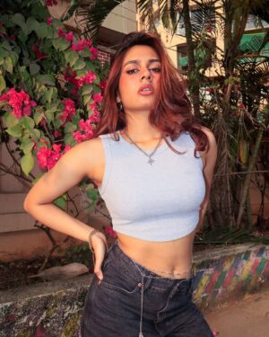 Srushti Bannatti Instagram - 📸@ridgefernandes 

#outfitinspo #fyp 
Streetwear
Cute outfit