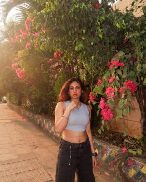 Srushti Bannatti Instagram - 📸@ridgefernandes 

#outfitinspo #fyp 
Streetwear
Cute outfit