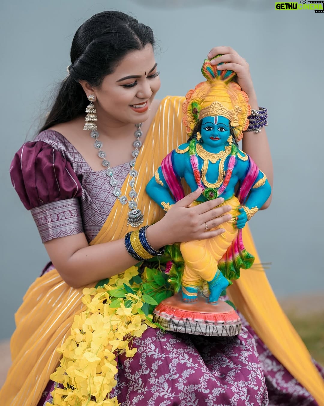 Sruthy Suresh - 2.4K Likes - ഹരേ കൃഷ്ണ…✨
Photography : @akhilskiran
HMUA : @vidhya__k_r
: @sethumadhavan_thampi
Costume : @bobbyswapna
Jhumka : @crafteria_divyas