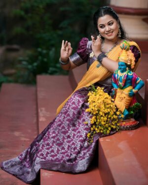 Sruthy Suresh Instagram - ഹരേ കൃഷ്ണ…✨

Photography : @akhilskiran 
HMUA : @vidhya__k_r 
: @sethumadhavan_thampi 
Costume : @bobbyswapna
