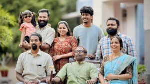 Sruthy Suresh Instagram - Our എടങ്ങേറ് പിടിച്ച ഫാമിലി 🏠 -SOMETHING FISHY PART 1 : Now streaming on @karikku_fresh ✨

#karikku #karikkufresh