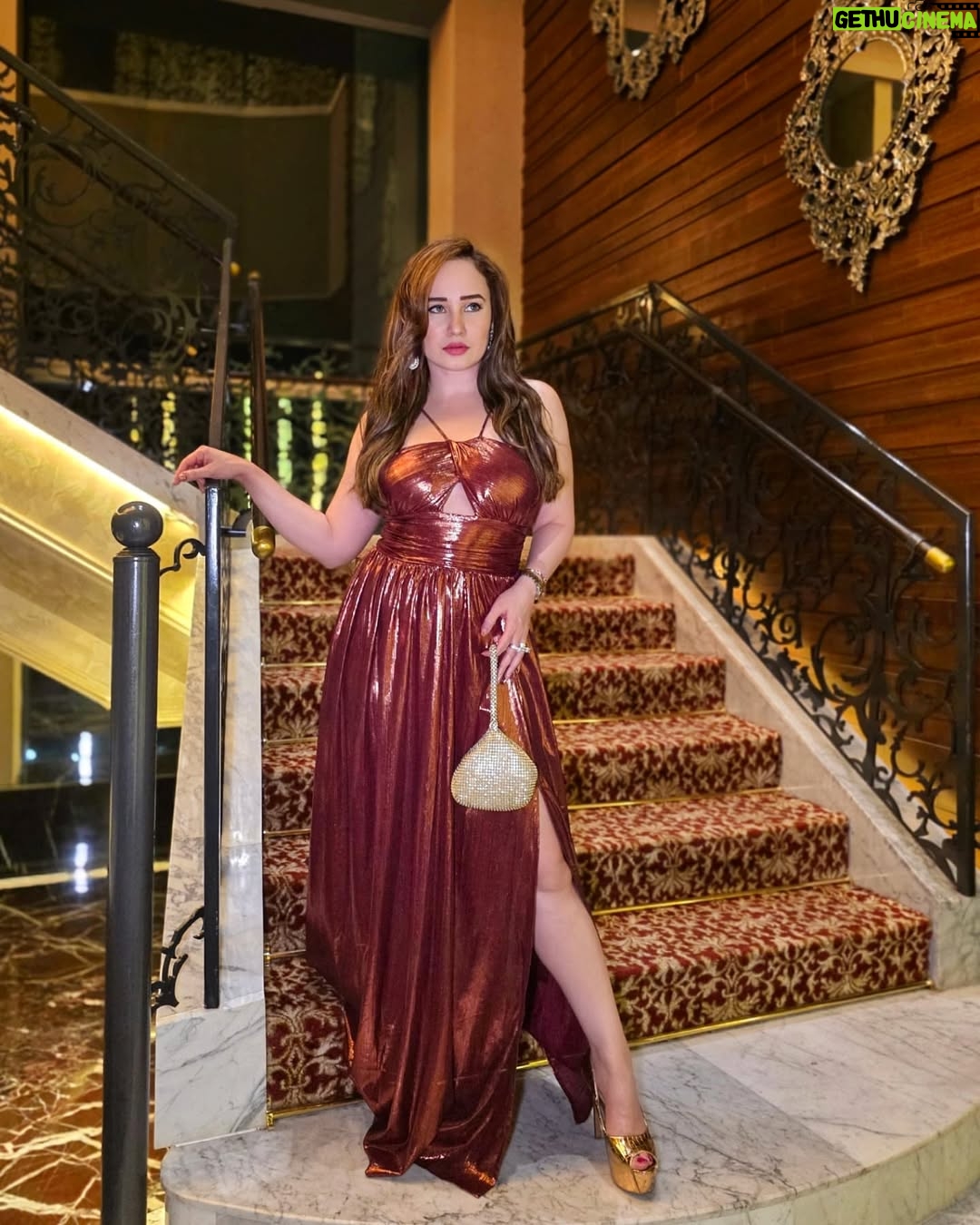 Stephanie Timmins - 24.9K Likes - "Serving molten glam ✨️✨️..coz subtle was never on the guest list !" @eternaljourneyofficial 3H Collection Fragrance Launch @parcosbeauty @baccarosebeauty 🌟
( Copper Glam Gown, Eternal Journey Fragrance, 3 H Perfumes, French Luxury Perfume, Red Carpet gown )
#eternaljourney #3HCollection #gown ##redcarpetdress #frenchluxuryperfumes #frenchluxurybrand #feistyfoxdiaries #luxurylifestyle ##luxuryinfluencer #fashioninfluencer ##ootd #gowns