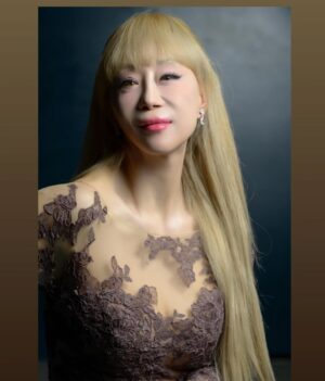 Sumi Jo Instagram - #May 계절의 여왕 5월! 
새로운 달, 새로운 마음으로! 💕

May, the queen of all seasons 
— a new month, a renewed heart.

Photo by Oh -Gyeok @cine_21 @mini_love_park @gon__0_0 @savestar910 #May #SumiJo #5월 #NewStart #Spring #봄 #GoodNews #photography #조수미 #Singer #Artist 
#picoftheday #5월부터가진짜야 #Queen #newmonth #VoiceofSpring #Energy #가정의달 #Family #pet #여유 #believeinyourself❤️ #멋지게