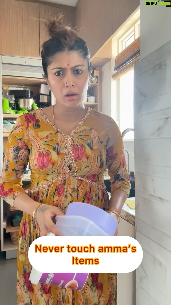 Sushmitha Ashwin - 31.9K Likes - 🙊😅
Tag your amma♥️🤣
#reels #trending #viral #kannada #mooguthihudugi #kannada #concept #relatable #bengaluruhudugi #relatable #kannadareels