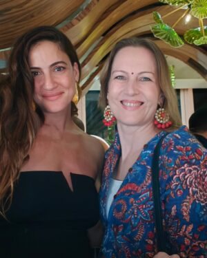Suzanne Bernert Instagram - About last night with my good friend @KobbiShoshani and the stunning and talented lead actress of Fauda, Rona-Lee Shimon @ronalee_shimon
On the sidelines of #WAVES2025
Second pic with charming, handsome and very talented @aki_avni. Also met my friend @imanasisalvi, Sonali Khare and her daughter Shanaya. I did Dholkichya Talavar with Sonali.  @ajay_kapoor_ we will meet soon and @sharmag was great to meet ! 
@jaisinghshekhawat1987 from Blah was an amazing Host
#wavesummit #suzannebernert #mumbaidiaries
