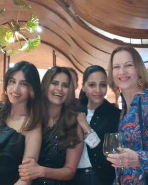 Suzanne Bernert Instagram - About last night with my good friend @KobbiShoshani and the stunning and talented lead actress of Fauda, Rona-Lee Shimon @ronalee_shimon
On the sidelines of #WAVES2025
Second pic with charming, handsome and very talented @aki_avni. Also met my friend @imanasisalvi, Sonali Khare and her daughter Shanaya. I did Dholkichya Talavar with Sonali.  @ajay_kapoor_ we will meet soon and @sharmag was great to meet ! 
@jaisinghshekhawat1987 from Blah was an amazing Host
#wavesummit #suzannebernert #mumbaidiaries