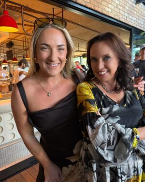Suzanne Paul Instagram - Bumped into the lovely @brodiejeankane at the new Takapuna Surf Club- what a great venue! @takapunasurfclub