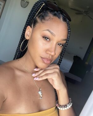 Sydney Mitchell Instagram - Hiii 🌞