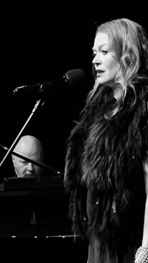 Tamara Arciuch Instagram - Recital w „Starym Kinie”. 4.04.2025
#scena #piosenka #starepiosenki 
#aktorka
#muzyka 
#hannaordonówna