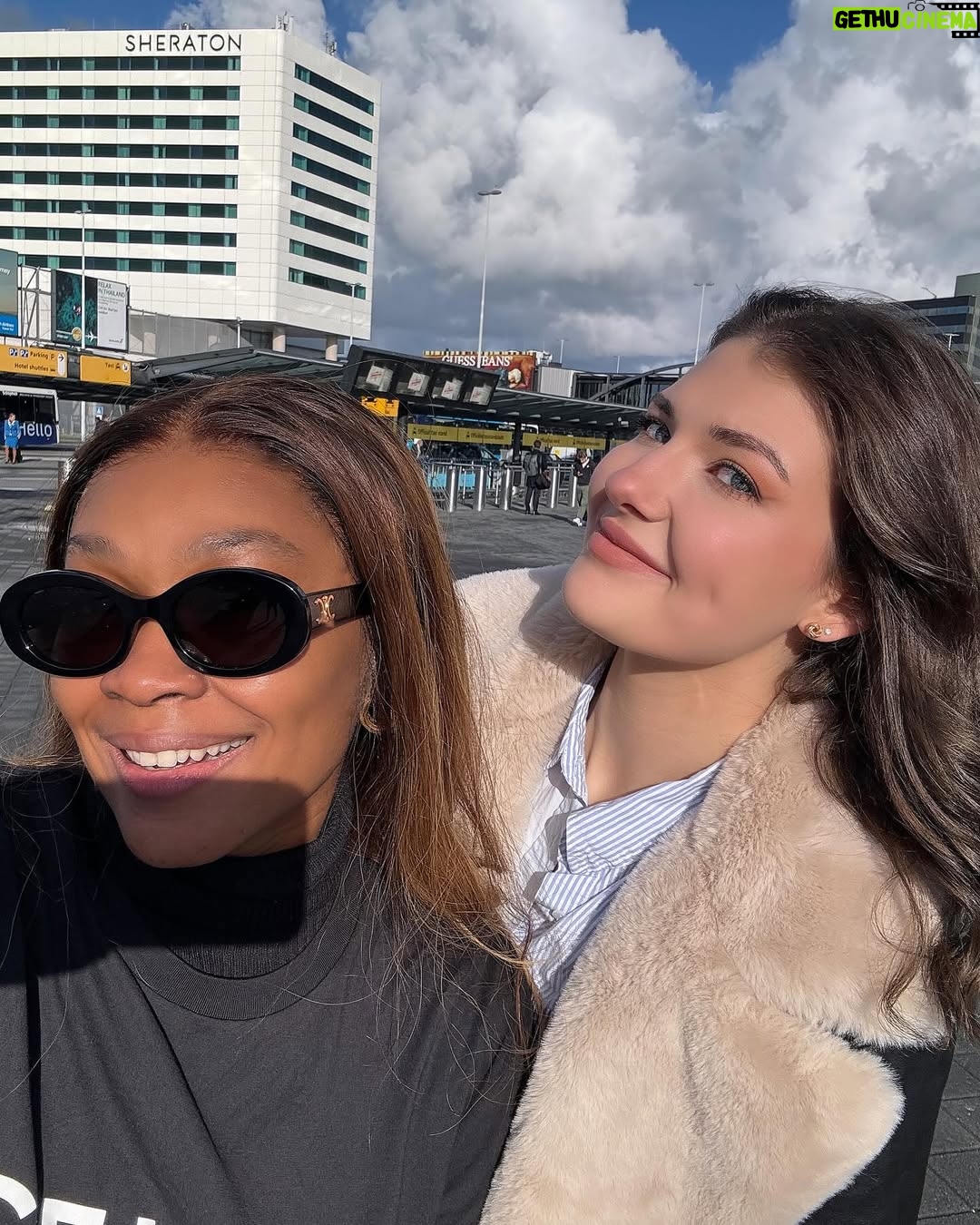 Tana Adelana - 18.3K Likes - Enroute Toronto!
First stop, Amsterdam! To have breakfast with my darling @ni.n.a__ who I missed so much❤️
Life is short! Live, Love, Laugh.
#travelfiles #slide6 #fav