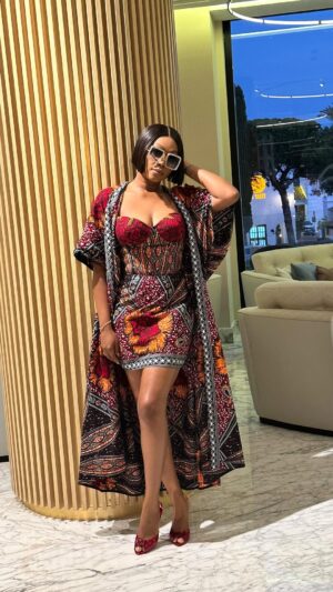 Tana Adelana Instagram - Just a reminder that YOU ARE BEAUTIFUL AND SPECIAL! Don’t let anyone tell you otherwise!

👗: @mcstellfashiongallery